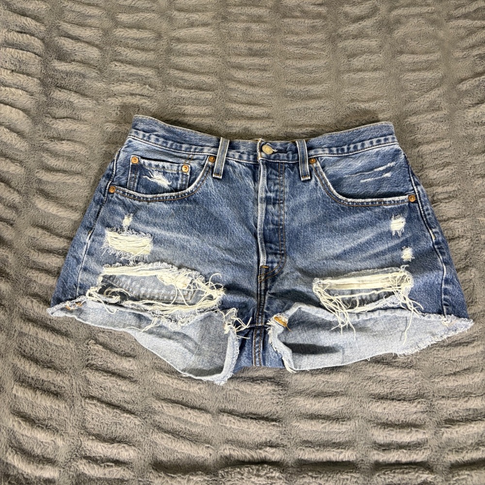 Levis 501 Original High Rise Distressed Denim Cut Off Shorts Light Wash W30